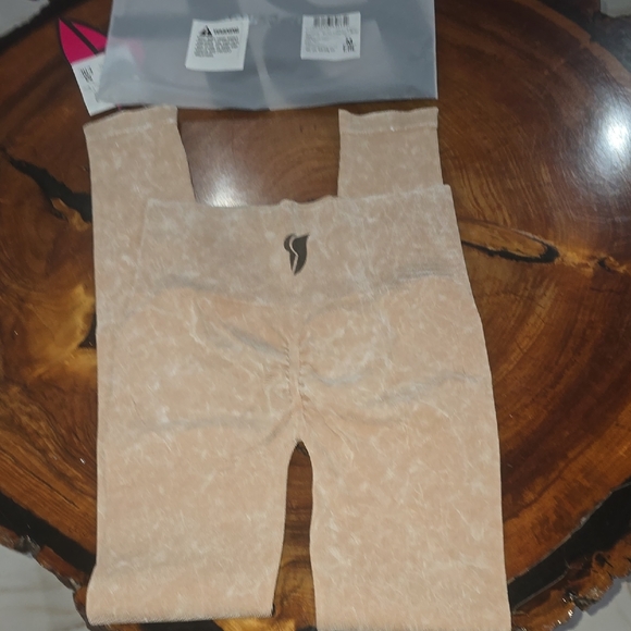 Tan Ribbed Workout - Picture 6 of 11